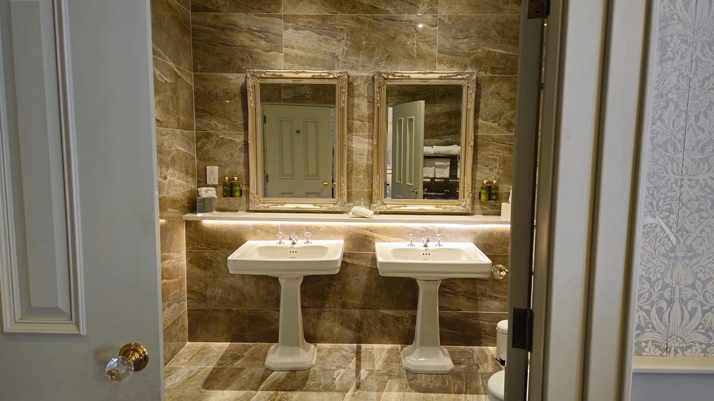 The bathroom was beautiful, too.