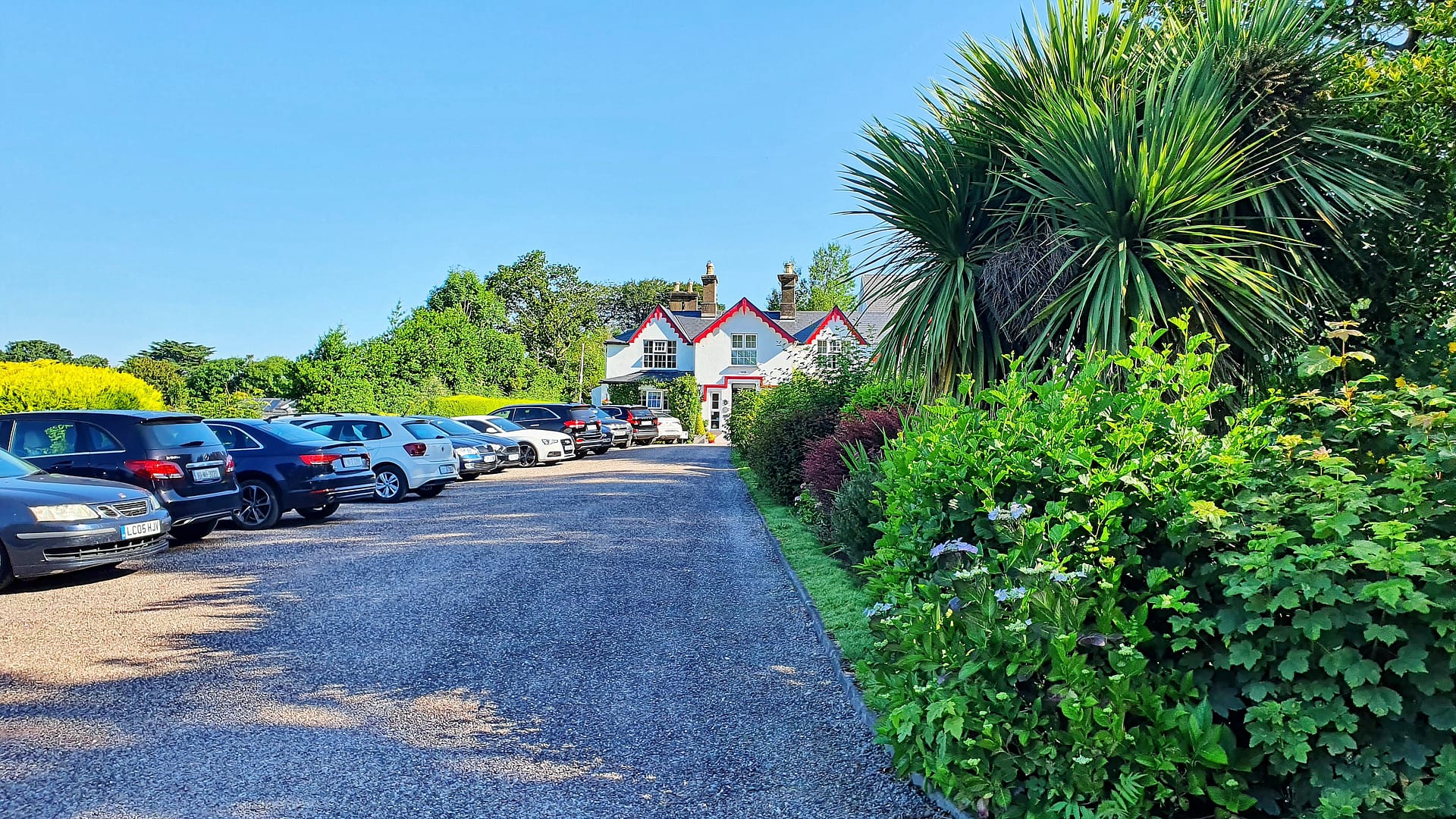 The front entrance to Killeen House Hotel.